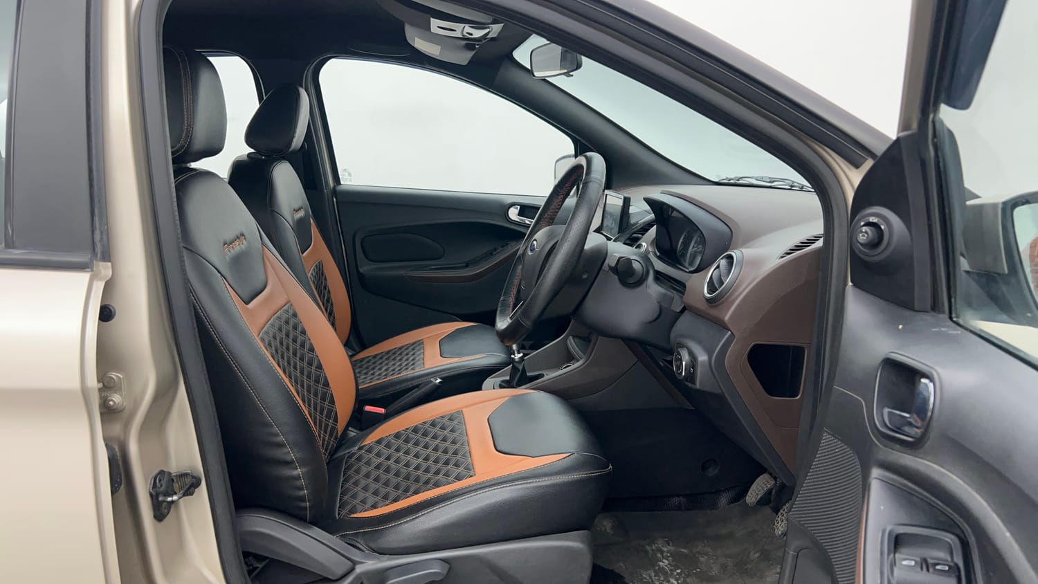 Used 2019 Ford Freestyle Titanium 1.5 TDCi Diesel Manual interior RIGHT SIDE FRONT DOOR CABIN VIEW