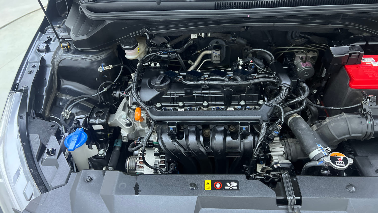Used 2023 Hyundai i20 Asta (O) 1.2 MT Petrol Manual engine ENGINE RIGHT SIDE VIEW