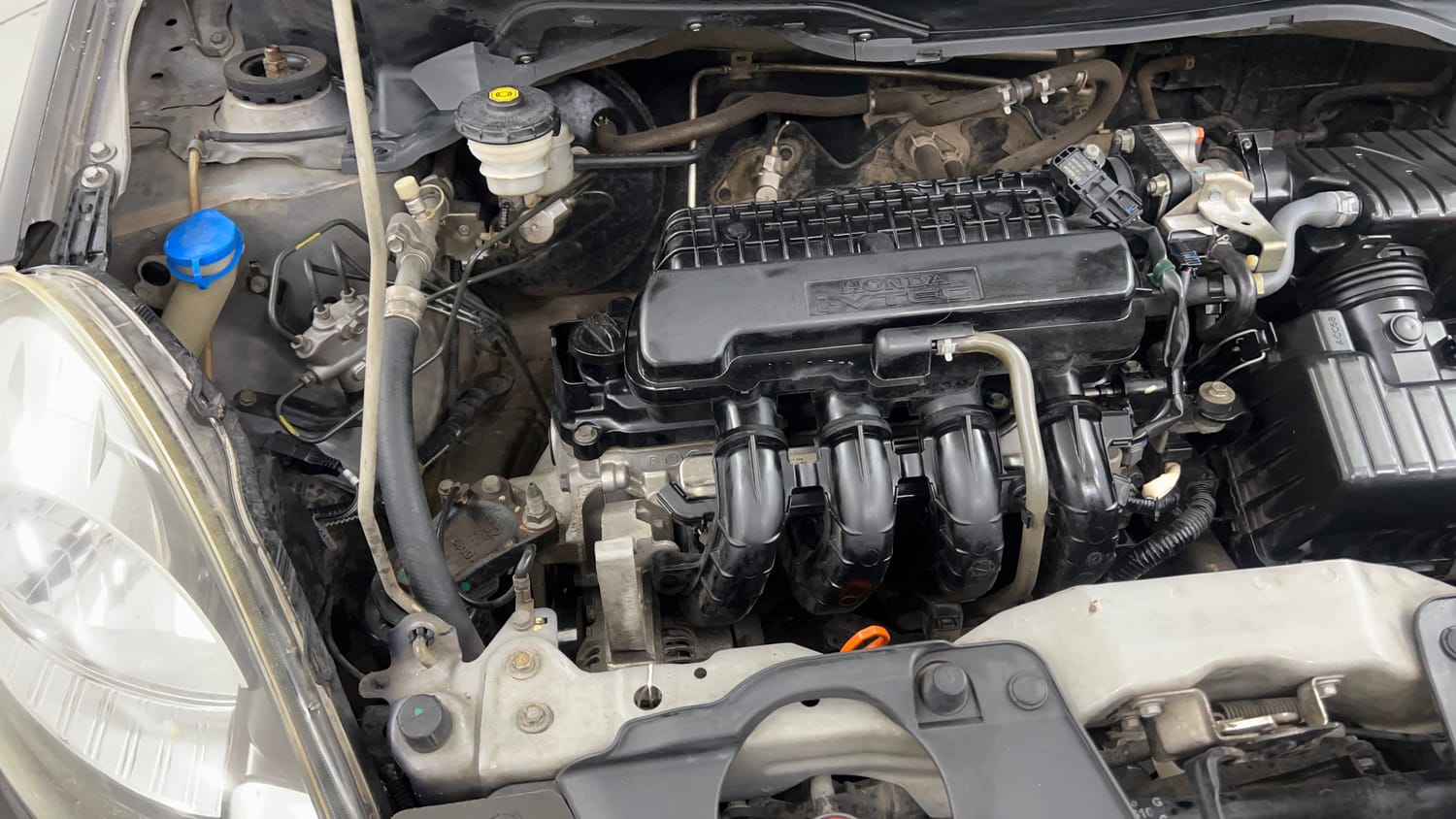 Used 2015 Honda Amaze 1.2 S i-VTEC Petrol Manual engine ENGINE RIGHT SIDE VIEW