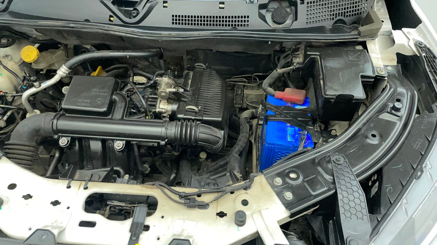 Used 2023 Nissan Magnite XV Petrol Manual engine ENGINE LEFT SIDE VIEW