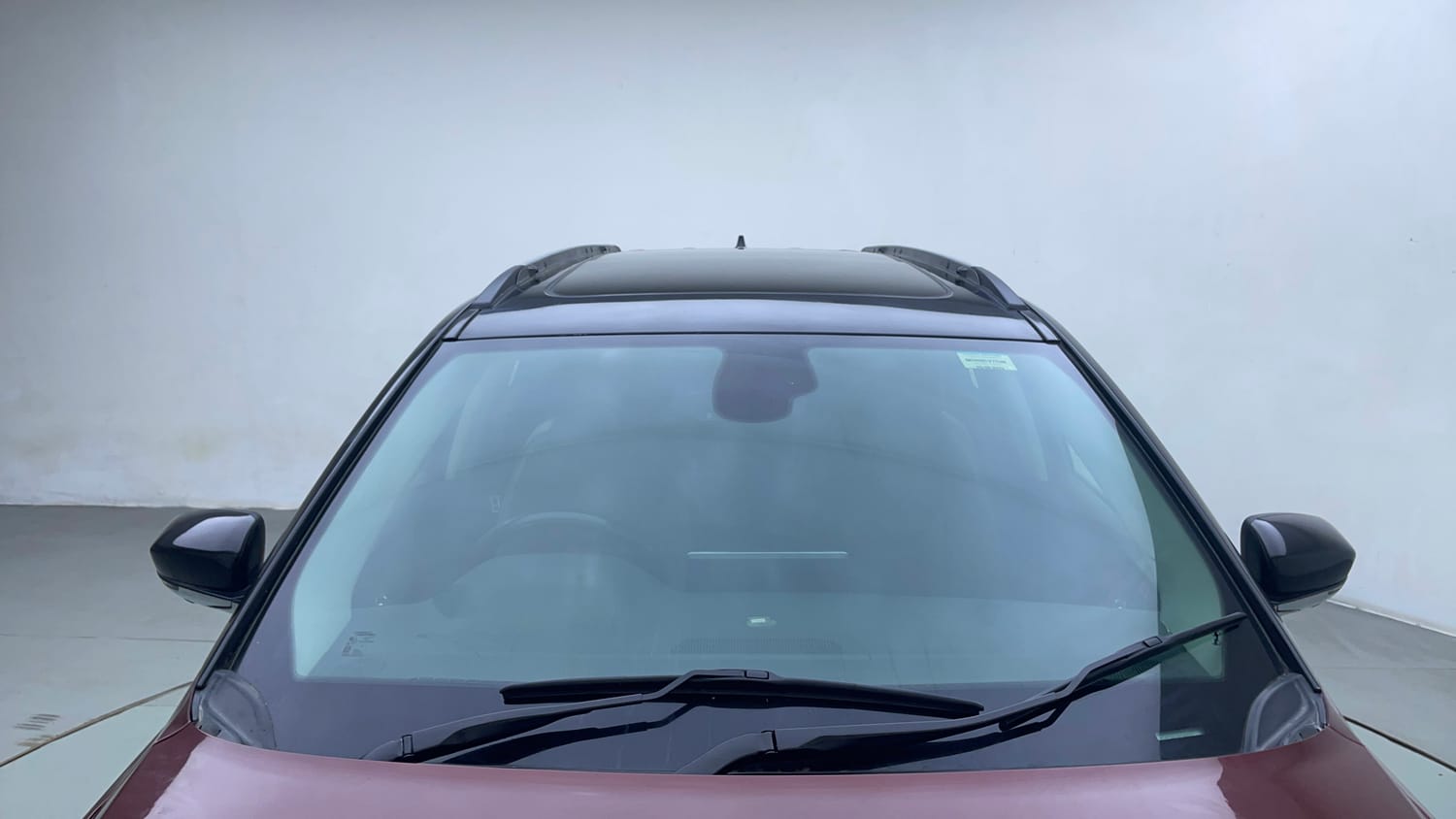Used 2022 Jeep Meridian Limited (O) 4X2 AT Diesel Automatic exterior FRONT WINDSHIELD VIEW