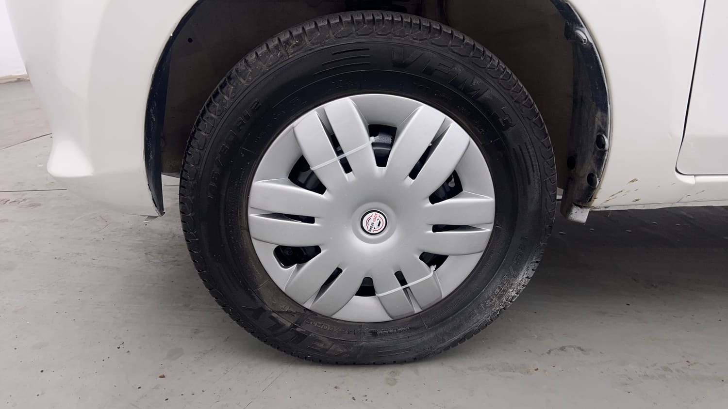Used 2015 Maruti Suzuki Alto 800 Lxi Petrol Manual tyres LEFT FRONT TYRE RIM VIEW