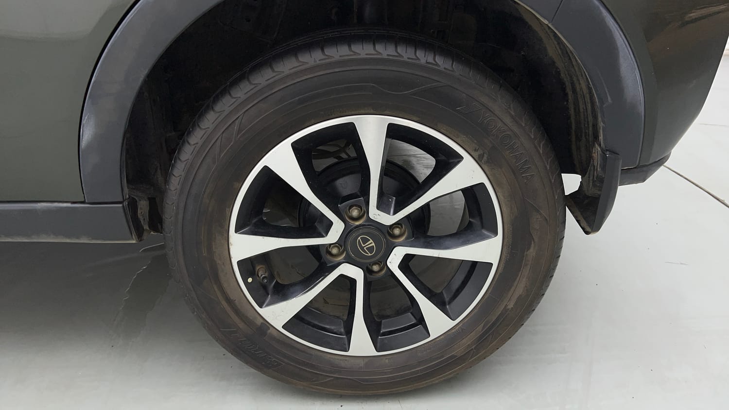 Used 2020 Tata Nexon XZ Plus (O) Petrol Manual tyres LEFT REAR TYRE RIM VIEW