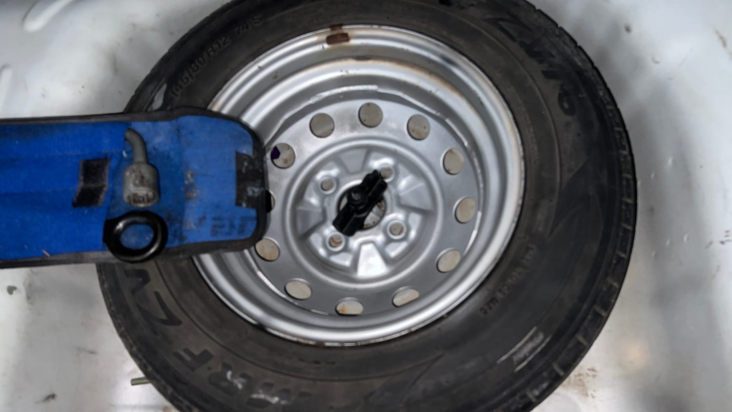 Used 2014 Hyundai Eon Era + Petrol Manual tyres SPARE TYRE VIEW