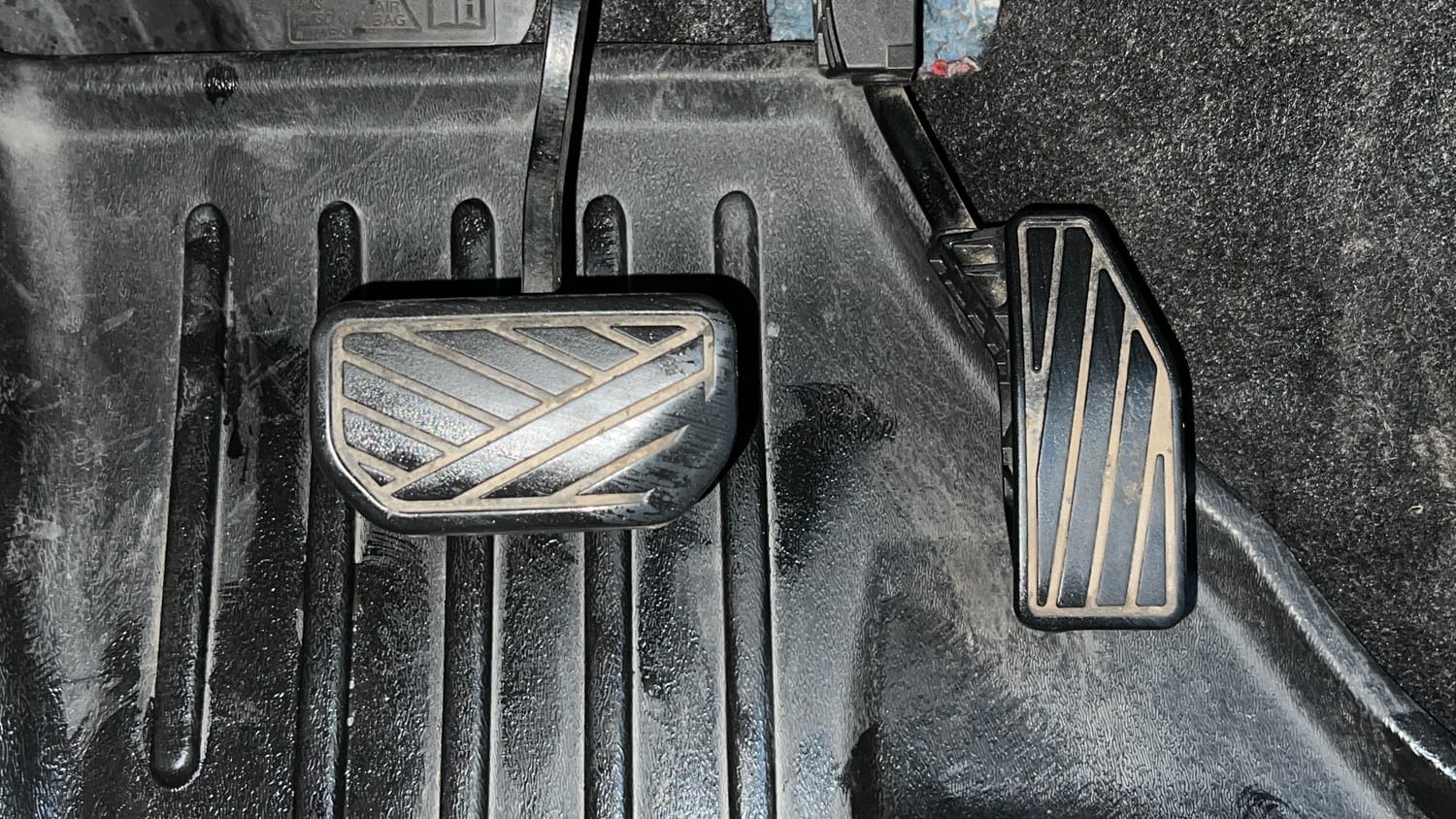 Used 2021 Maruti Suzuki Swift VXi AMT Petrol Automatic interior PEDALS VIEW