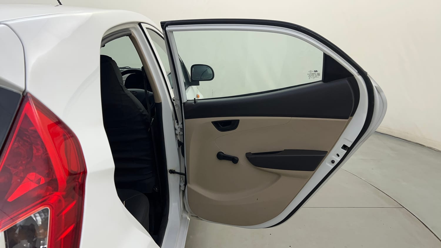 Used 2014 Hyundai Eon Era + Petrol Manual interior RIGHT REAR DOOR OPEN VIEW