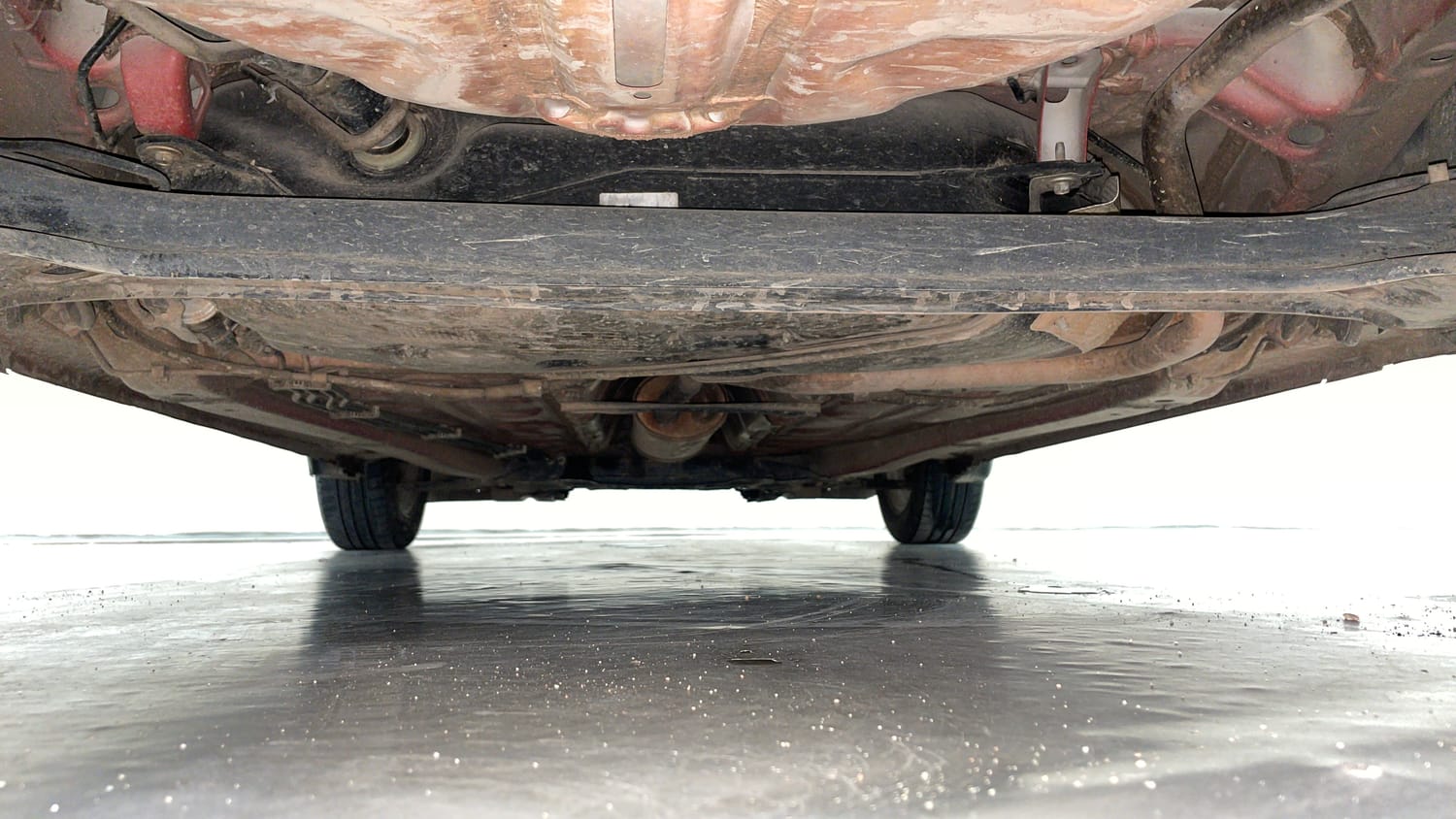 Used 2018 Maruti Suzuki Swift ZXi AMT Petrol Automatic extra REAR UNDERBODY VIEW (TAKEN FROM REAR)