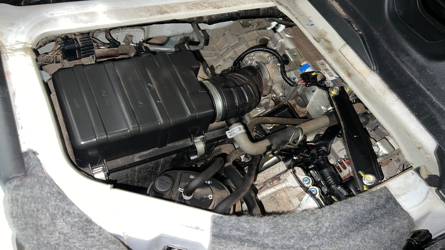 Used 2022 Maruti Suzuki Eeco 5 STR AC (O) Petrol Manual engine ENGINE RIGHT SIDE VIEW