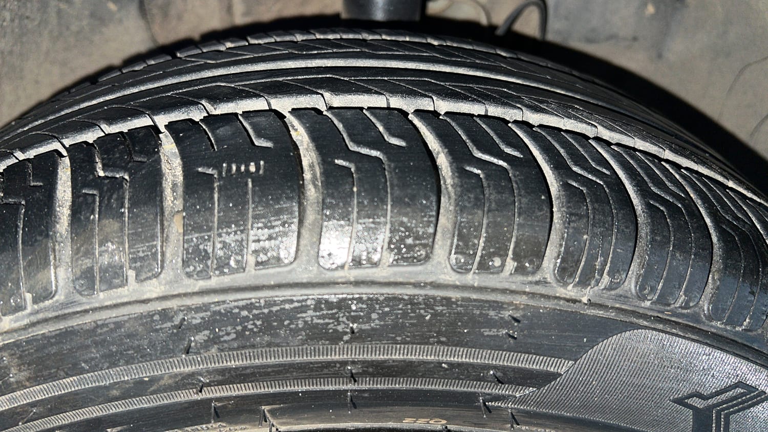 Used 2021 Tata Tigor XZ Petrol Manual tyres RIGHT FRONT TYRE TREAD VIEW