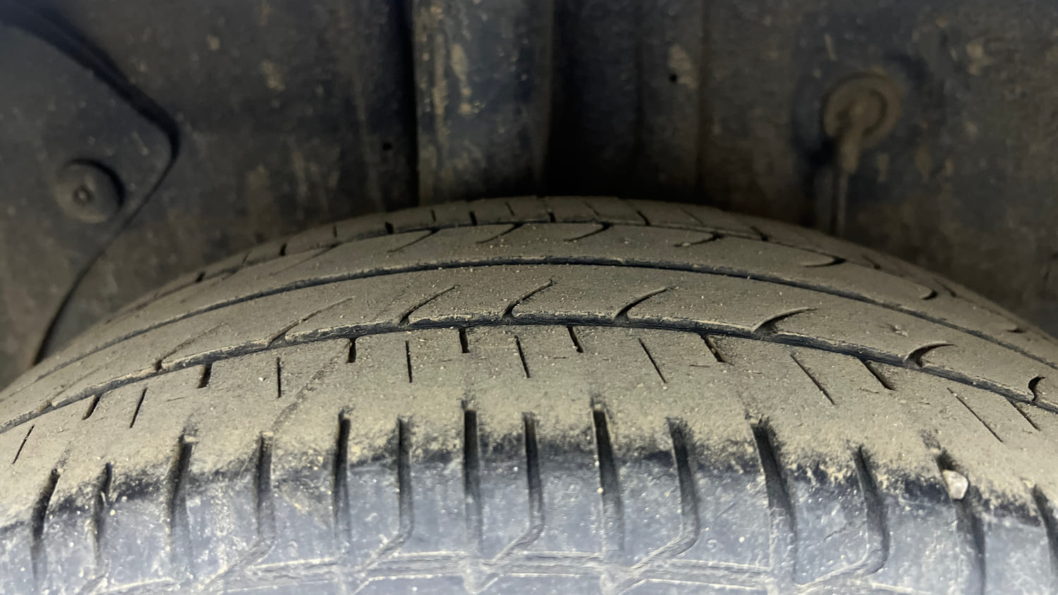 Used 2015 Hyundai Elite i20 Asta 1.2 Petrol Manual tyres RIGHT REAR TYRE TREAD VIEW