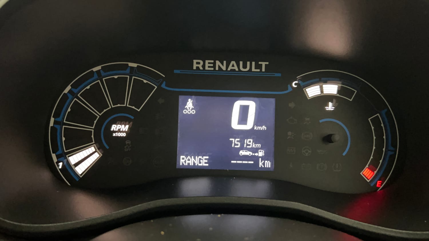 Used 2024 Renault Kwid RXT 1.0L Petrol Manual interior CLUSTERMETER VIEW