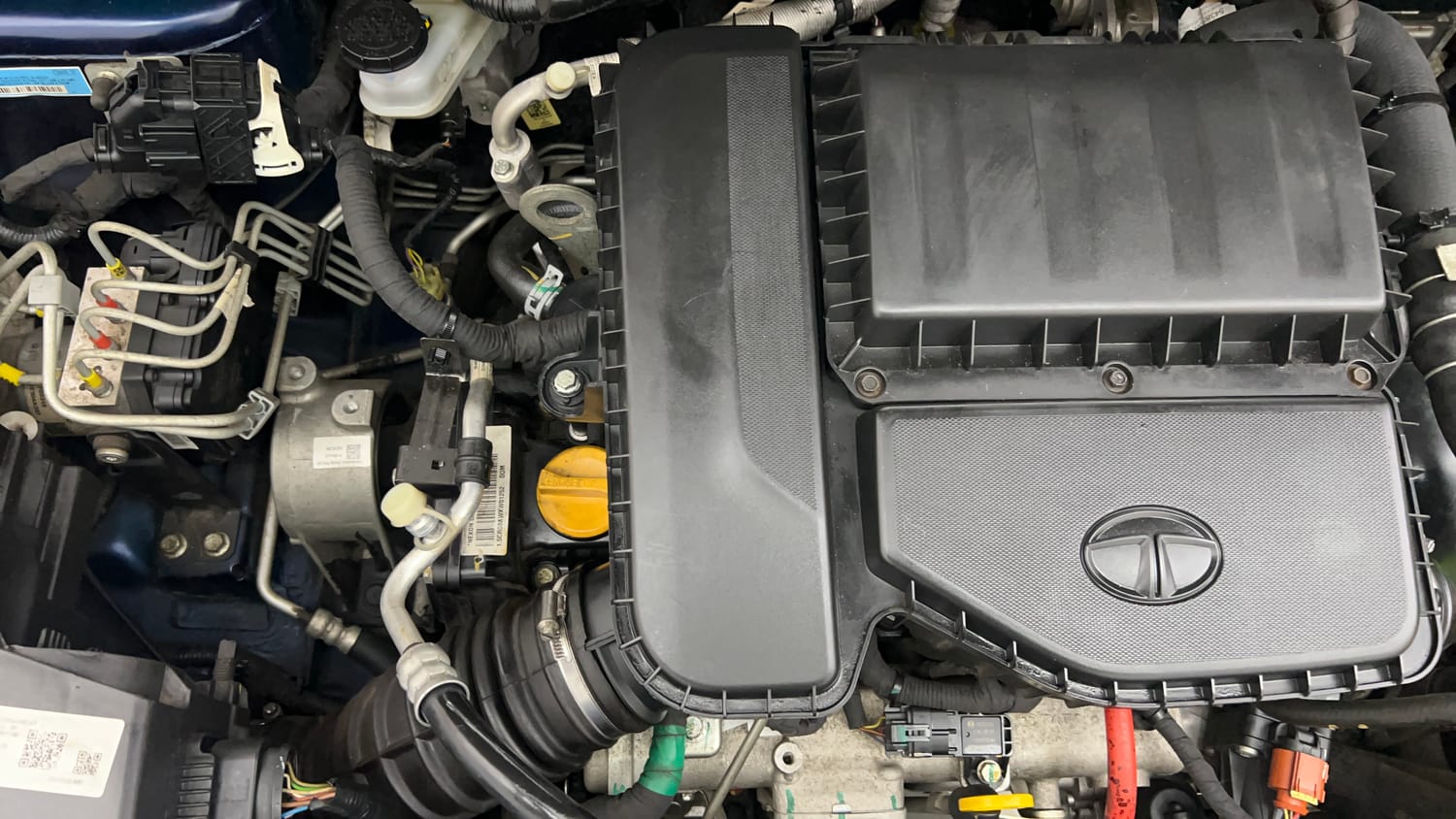 Used 2023 Tata Nexon XZ Plus LUXS Diesel Diesel Manual engine ENGINE RIGHT SIDE VIEW