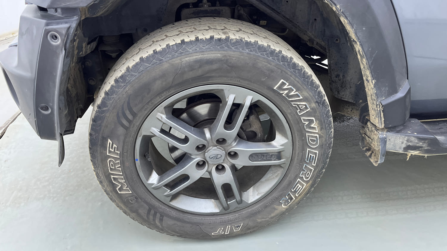 Used 2022 mahindra Thar LX Hard Top Diesel MT 4WD Diesel Manual tyres LEFT FRONT TYRE RIM VIEW