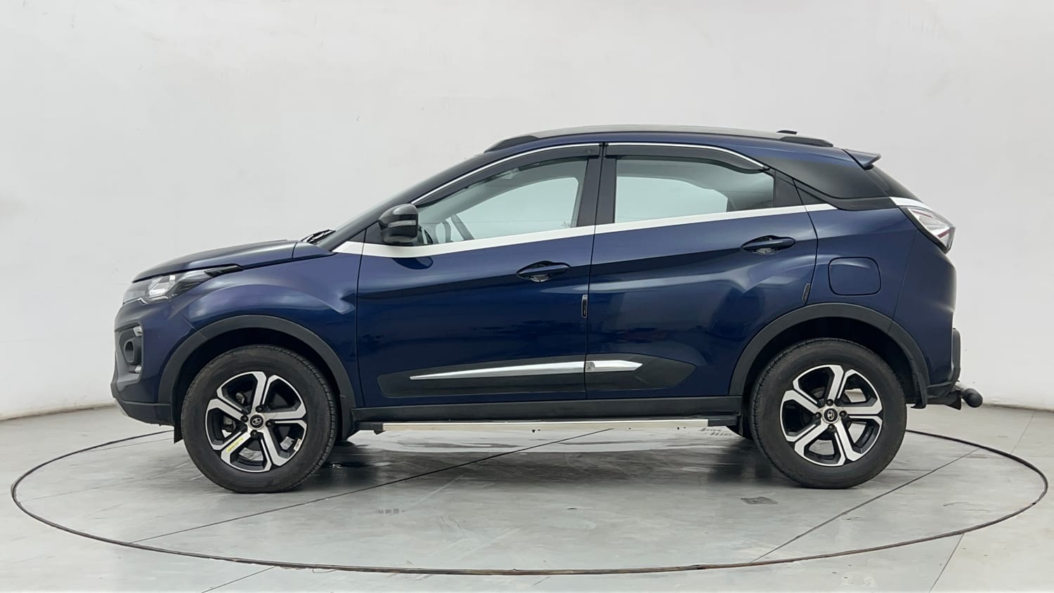 Used 2023 Tata Nexon XZ Plus LUXS Diesel Diesel Manual exterior LEFT SIDE VIEW
