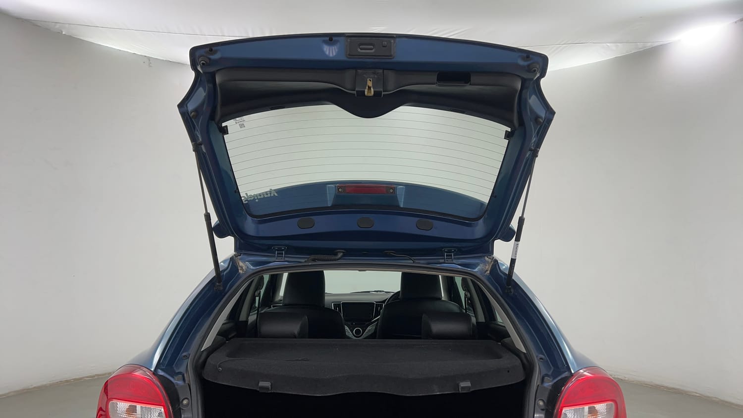 Used 2018 Maruti Suzuki Baleno Alpha 1.2 Petrol Manual interior DICKY DOOR OPEN VIEW