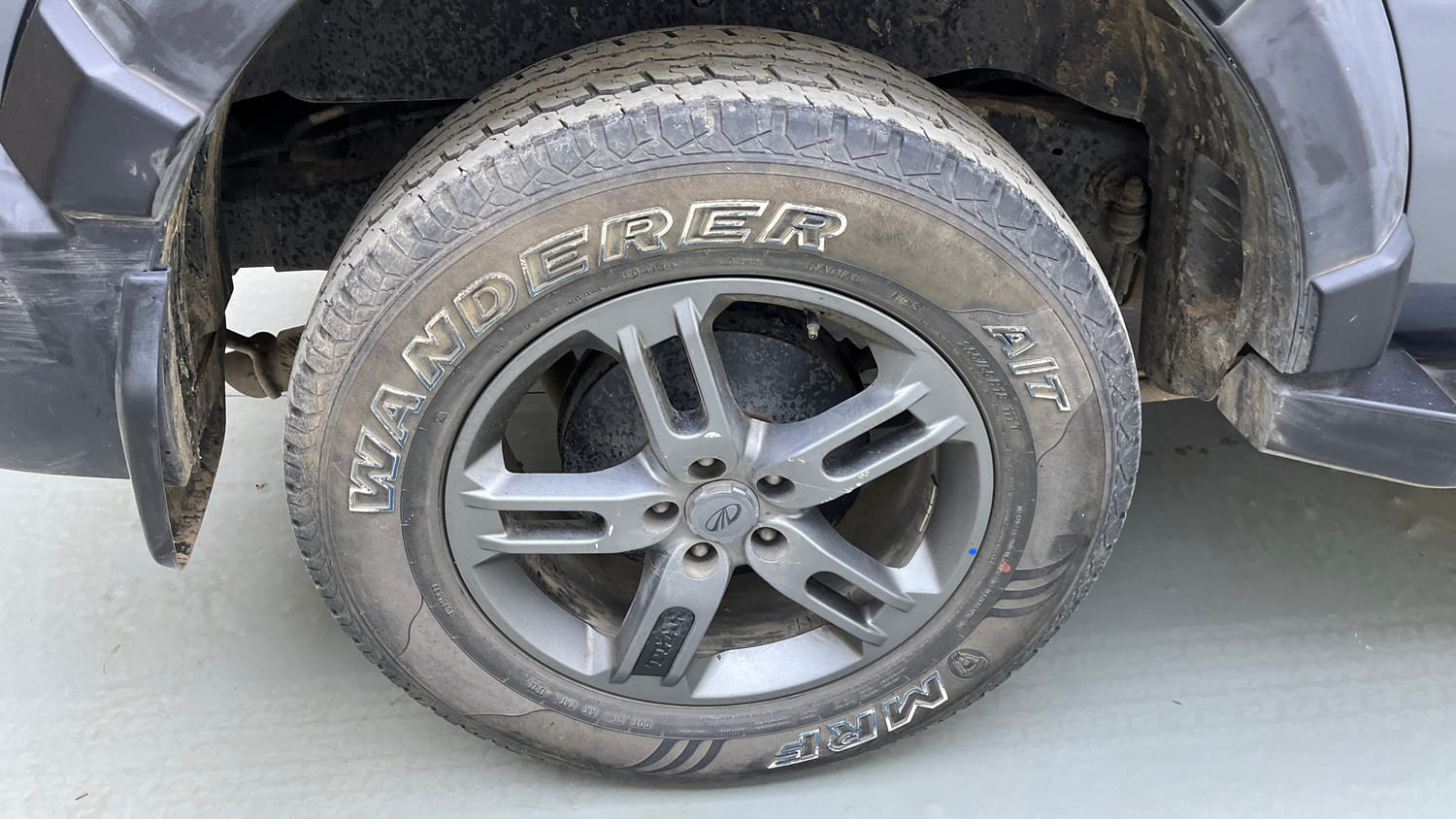 Used 2022 mahindra Thar LX Hard Top Diesel MT 4WD Diesel Manual tyres RIGHT REAR TYRE RIM VIEW