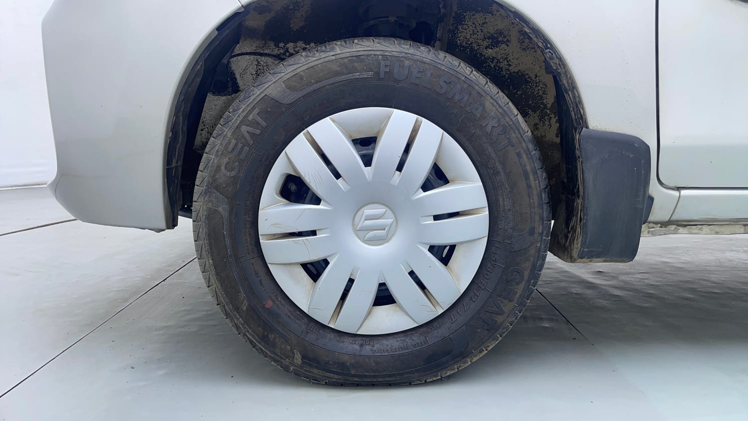 Used 2022 Maruti Suzuki Alto 800 LXi (O) CNG Cng Manual tyres LEFT FRONT TYRE RIM VIEW