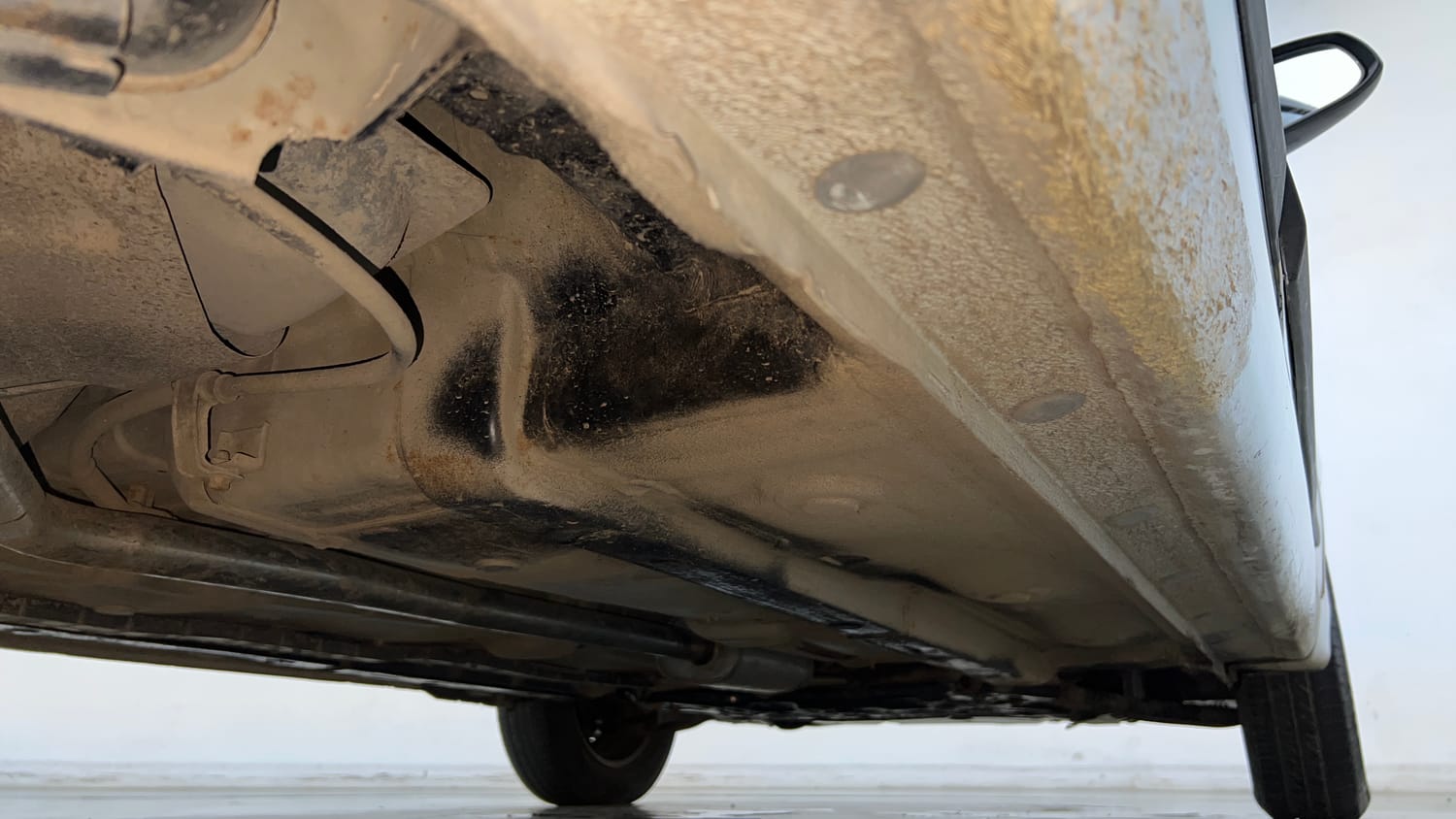 Used 2015 Hyundai Grand i10 Era 1.2 Kappa VTVT Petrol Manual extra REAR RIGHT UNDERBODY VIEW