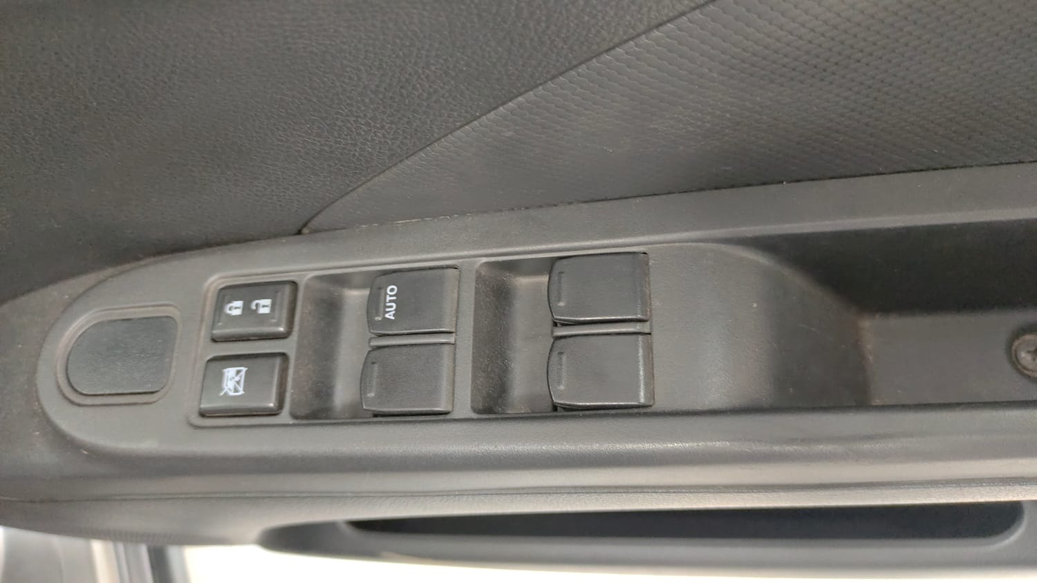 Used 2020 Maruti Suzuki Celerio X VXi Petrol Manual top_features Power windows