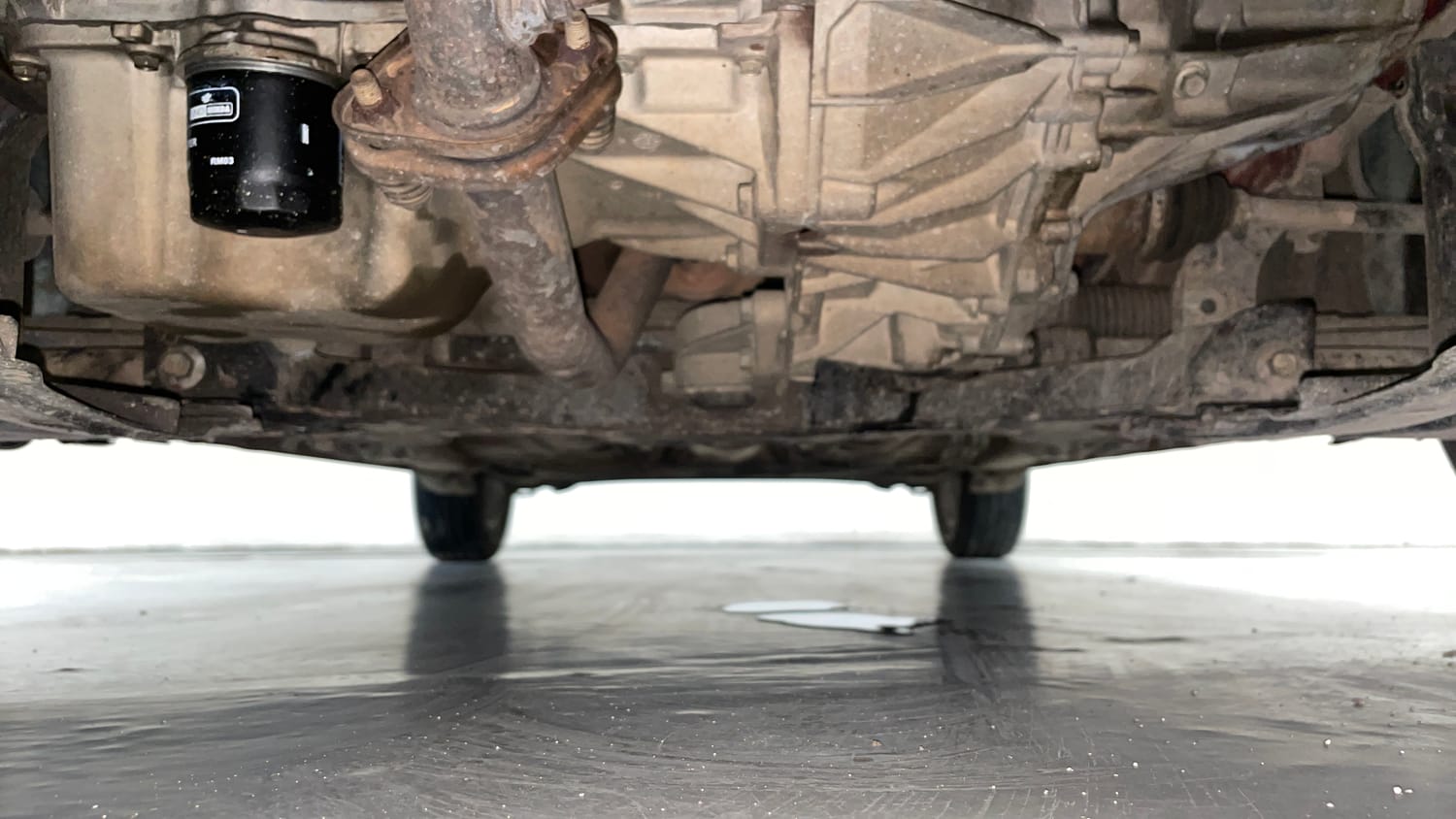 Used 2018 Maruti Suzuki Swift ZXi AMT Petrol Automatic extra FRONT LEFT UNDERBODY VIEW