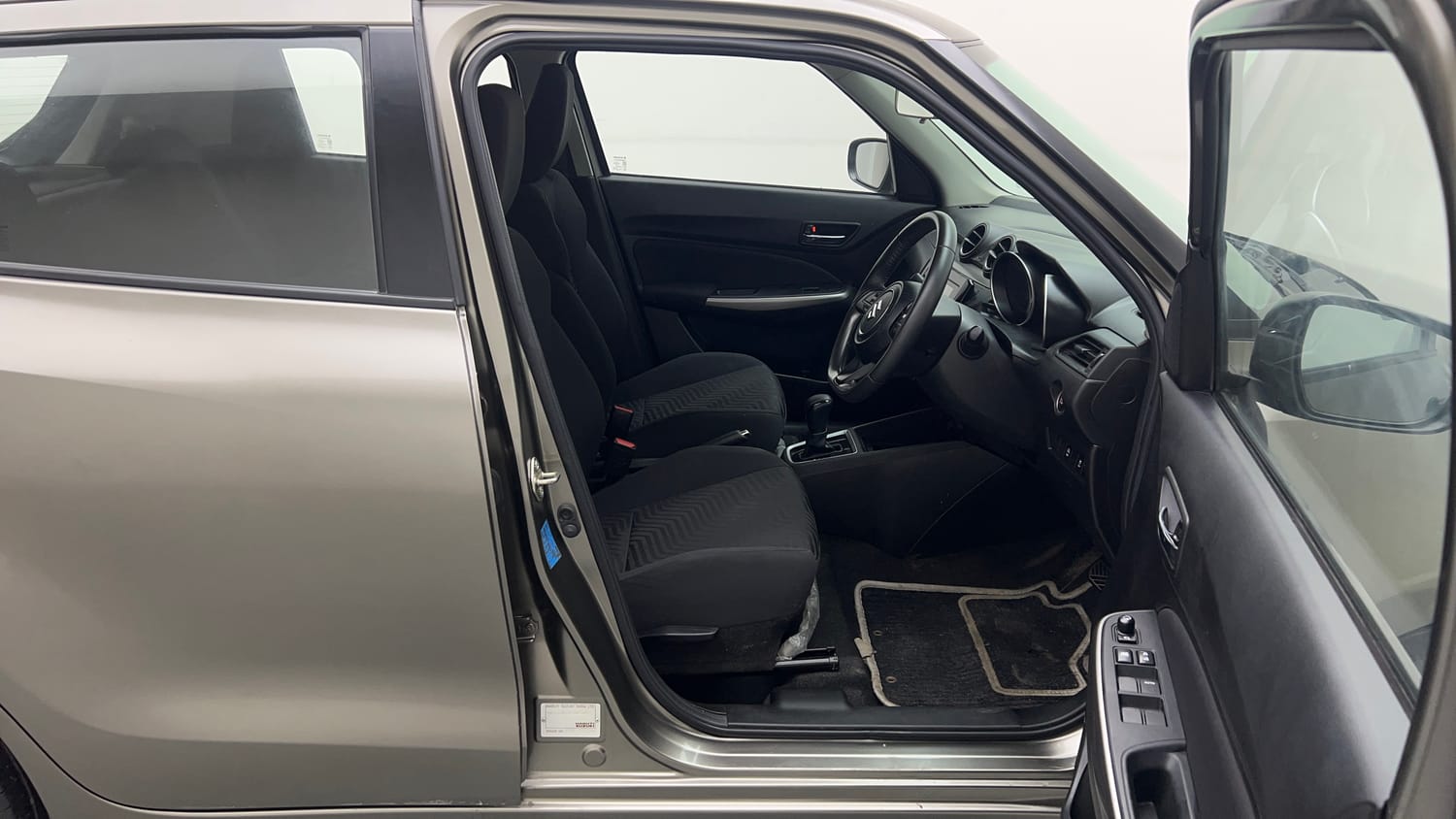 Used 2022 Maruti Suzuki Swift ZXi Plus AMT Petrol Automatic interior RIGHT SIDE FRONT DOOR CABIN VIEW