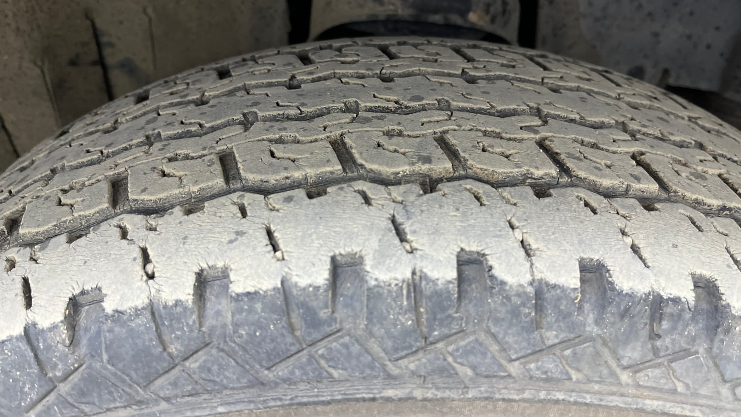Used 2022 mahindra Thar LX Hard Top Diesel MT 4WD Diesel Manual tyres RIGHT FRONT TYRE TREAD VIEW