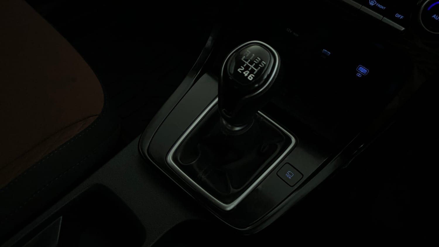 Used 2023 Hyundai Alcazar Prestige 7 STR 1.5 Diesel Diesel Manual interior GEAR  KNOB VIEW