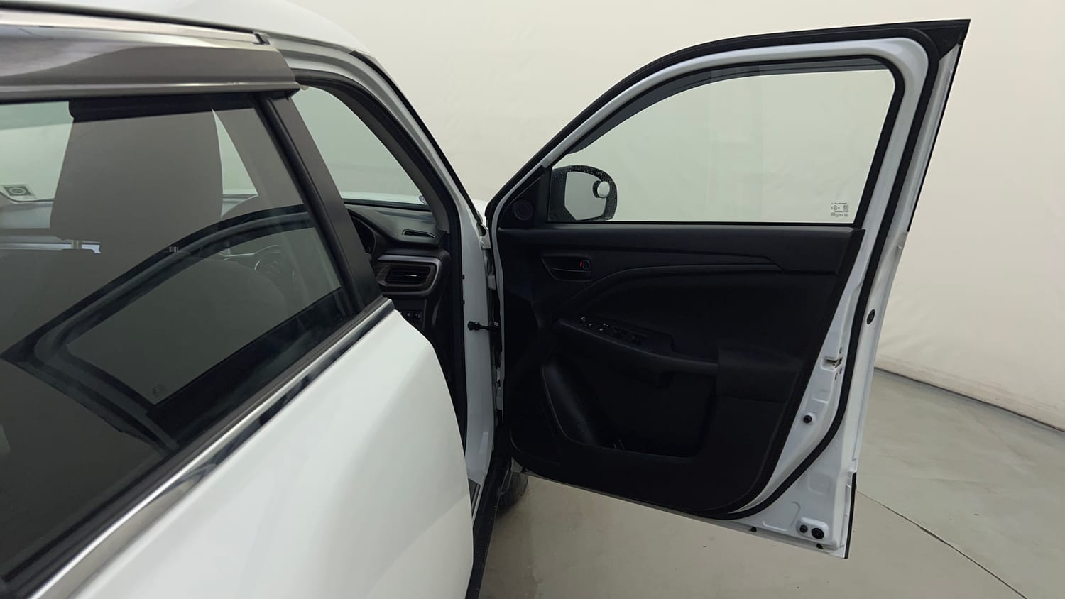 Used 2025 Maruti Suzuki Brezza Vxi AT Petrol Automatic interior RIGHT FRONT DOOR OPEN VIEW