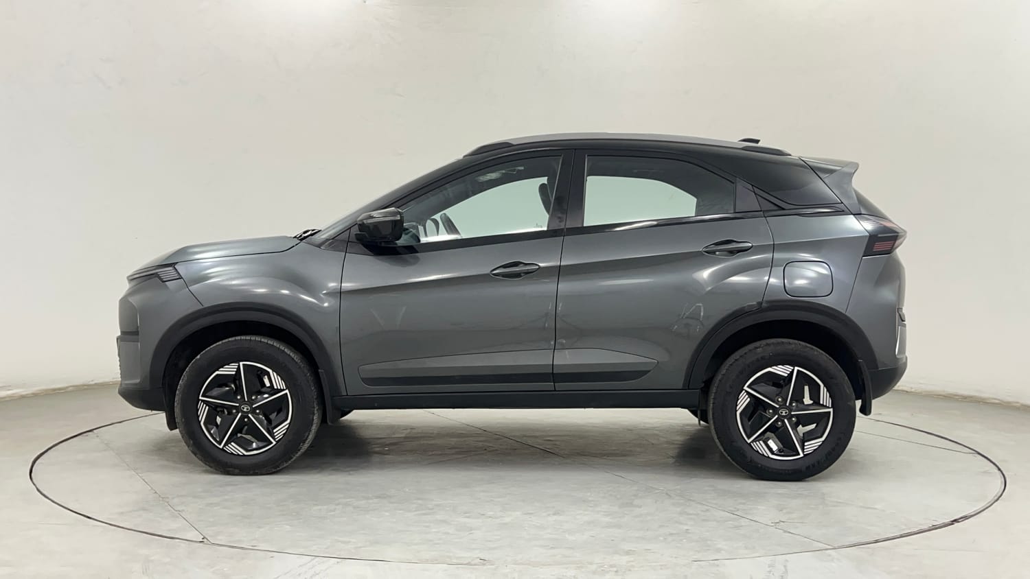 Used 2023 Tata Nexon Fearless Plus S 1.2 Revotron Petrol 6MT DT Petrol Manual exterior LEFT SIDE VIEW
