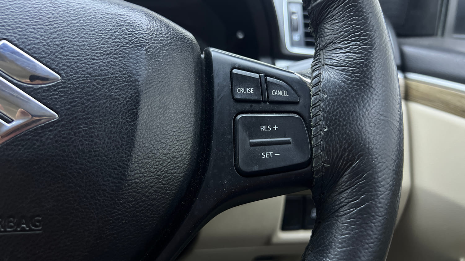 Used 2022 Maruti Suzuki Ciaz Zeta 1.5 Petrol Manual top_features Cruise control