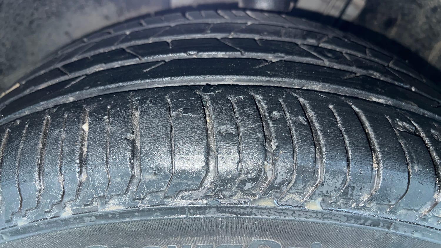 Used 2023 Skoda Slavia Style 1.5L TSI MT Petrol Manual tyres LEFT FRONT TYRE TREAD VIEW