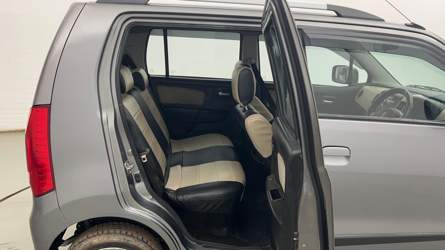 Used 2018 Maruti Suzuki Wagon R VXI Petrol Manual interior RIGHT SIDE REAR DOOR CABIN VIEW