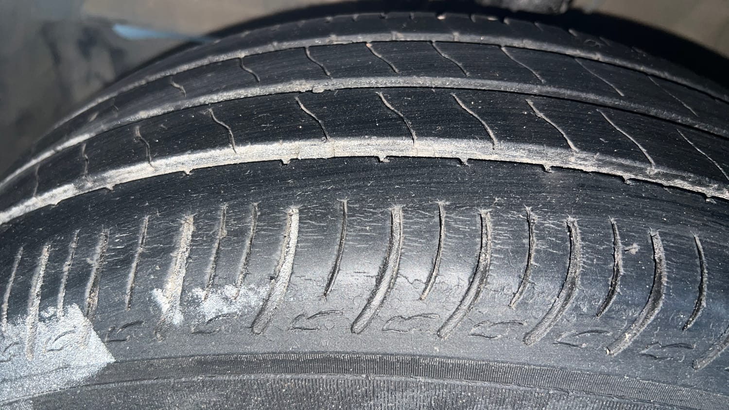 Used 2021 Maruti Suzuki Baleno Sigma Petrol Manual tyres LEFT FRONT TYRE TREAD VIEW