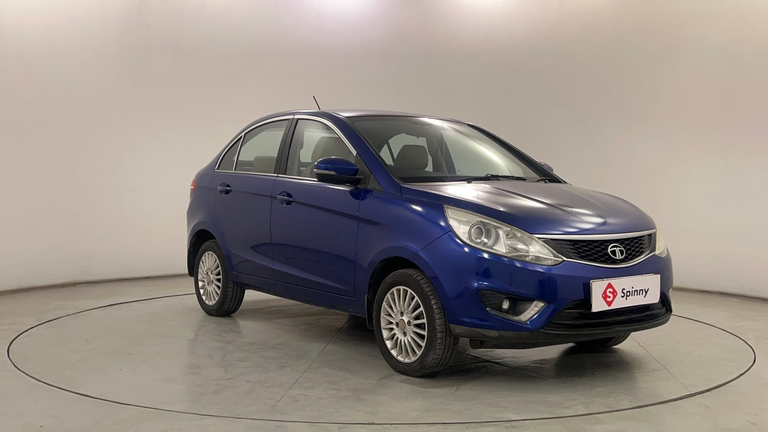 Used 2015 Tata Zest XT Petrol Petrol Manual exterior RIGHT FRONT CORNER VIEW
