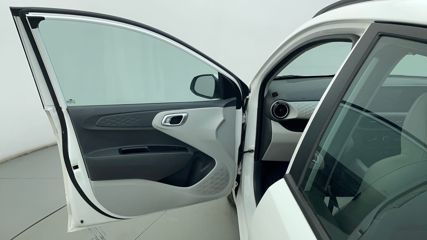 Used 2023 Hyundai Grand i10 Nios Sportz 1.2 Kappa VTVT CNG Cng Manual interior LEFT FRONT DOOR OPEN VIEW