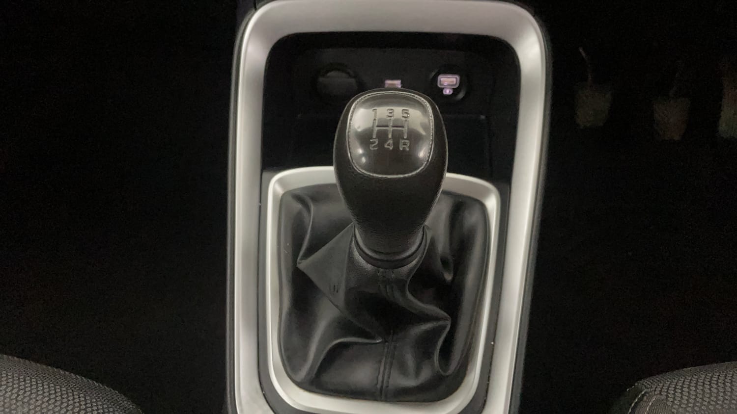Used 2023 Kia Sonet HTK Plus 1.2 Petrol Manual interior GEAR  KNOB VIEW