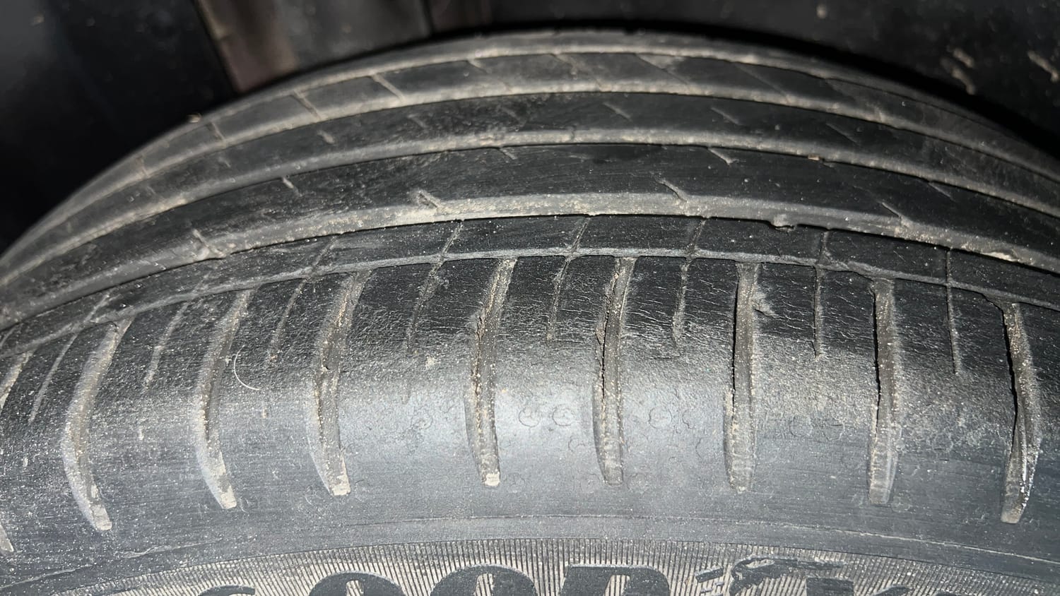Used 2021 MG Motors Hector Sharp 1.5 Petrol Turbo DCT Petrol Automatic tyres RIGHT REAR TYRE TREAD VIEW