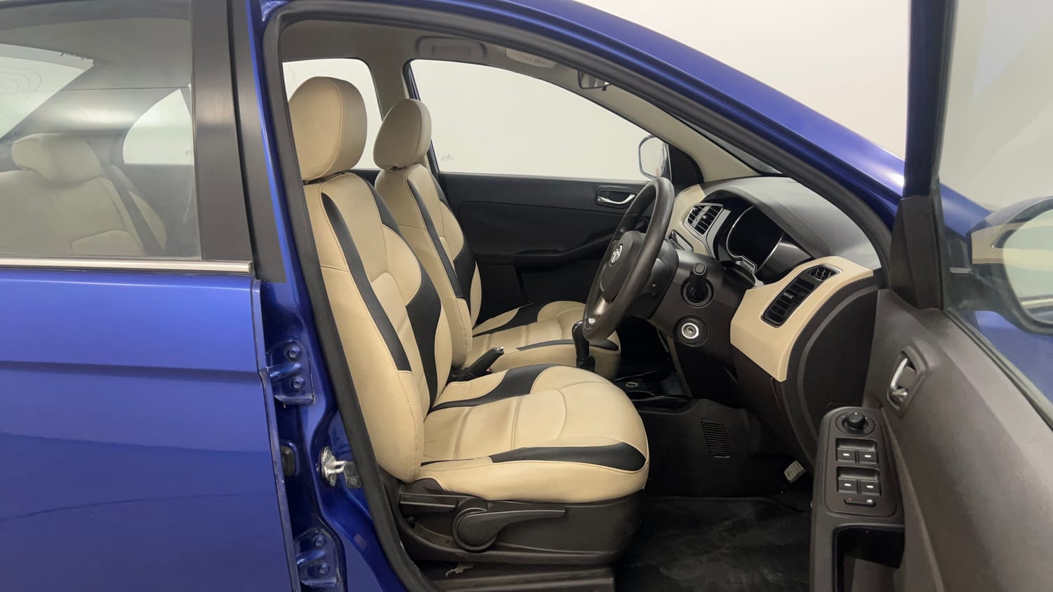 Used 2015 Tata Zest XT Petrol Petrol Manual interior RIGHT SIDE FRONT DOOR CABIN VIEW