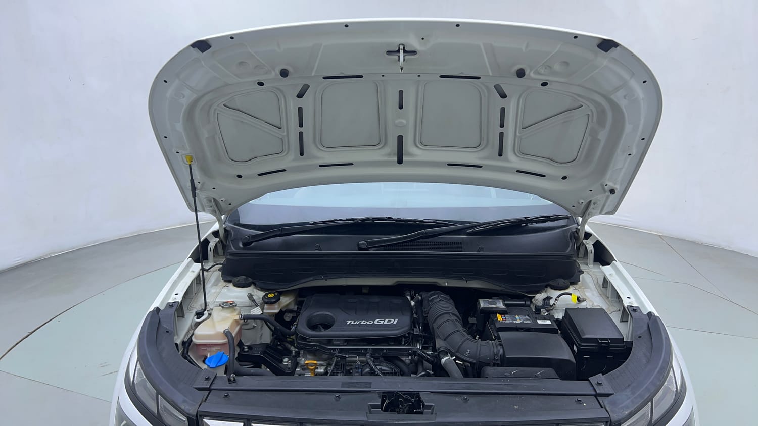 Used 2024 Hyundai Venue S (O) 1.0 Turbo DCT Petrol Automatic engine ENGINE & BONNET OPEN FRONT VIEW