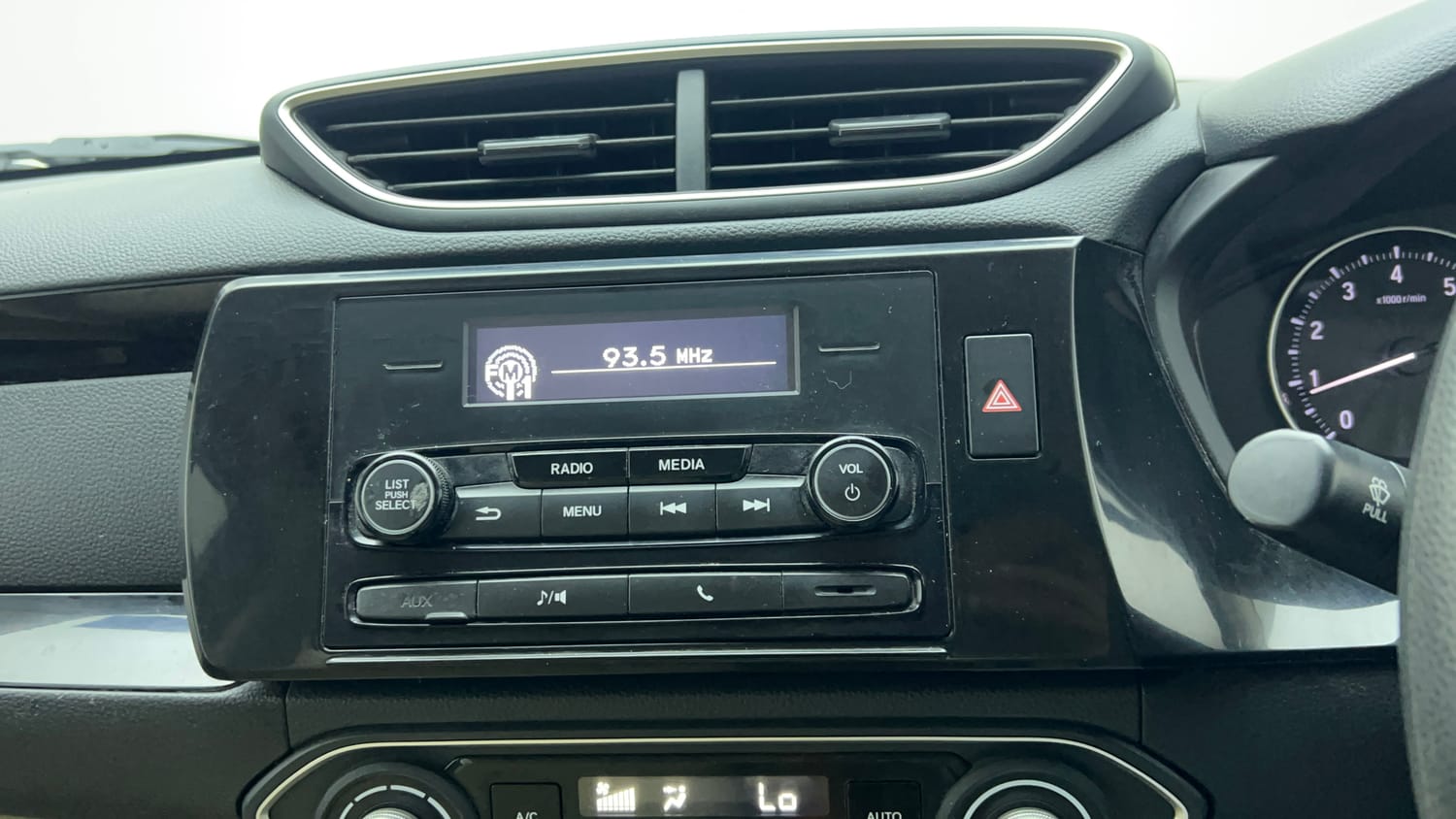 Used 2019 Honda Amaze 1.2 V MT Petrol Petrol Manual top_features Integrated (in-dash) music system