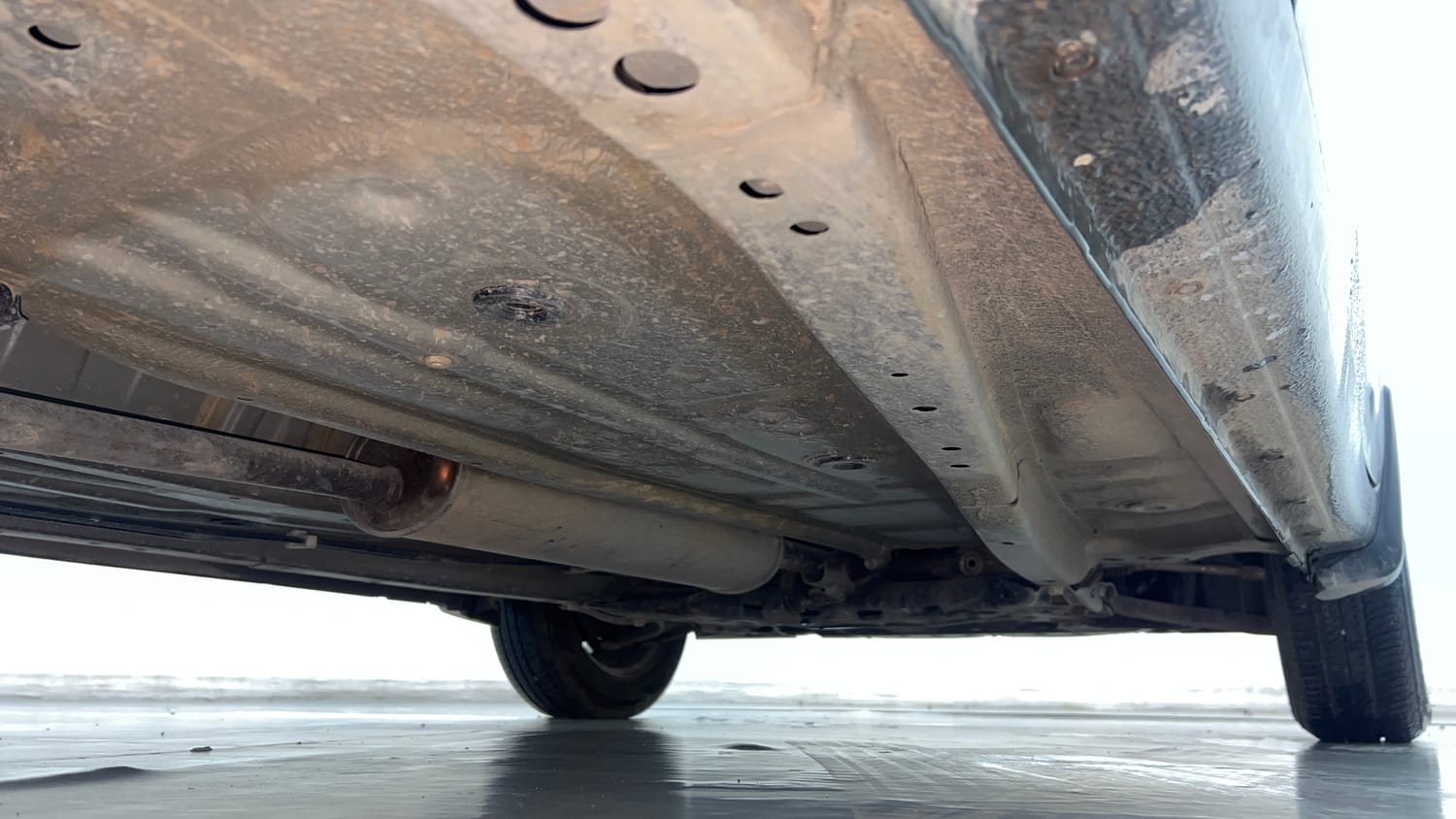 Used 2022 Maruti Suzuki Wagon R ZXi 1.2 AMT Petrol Automatic extra REAR RIGHT UNDERBODY VIEW