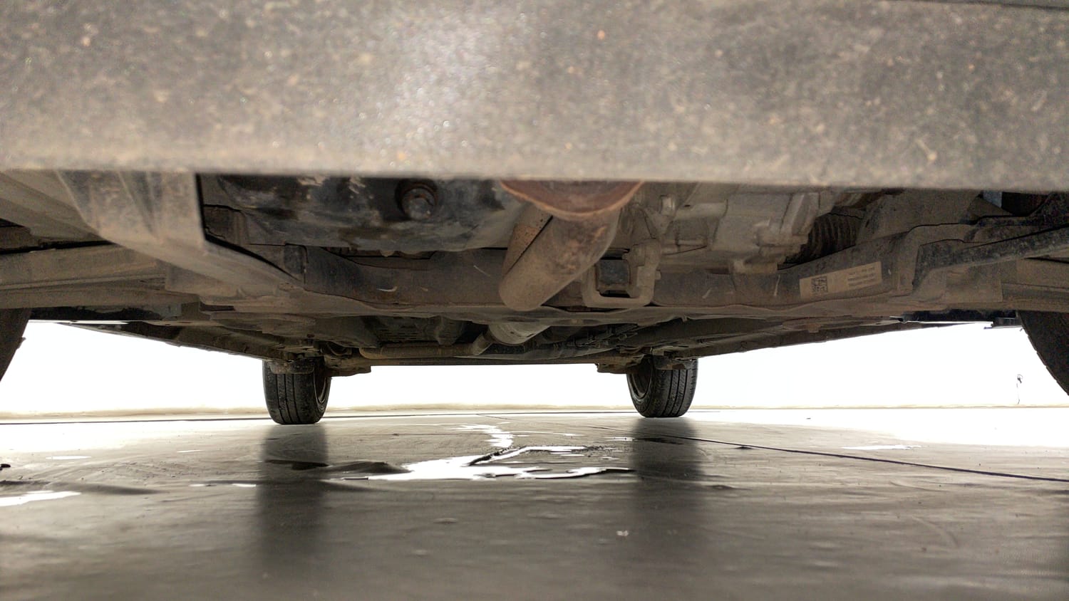 Used 2024 Tata Altroz XM Plus Petrol Petrol Manual extra FRONT LEFT UNDERBODY VIEW