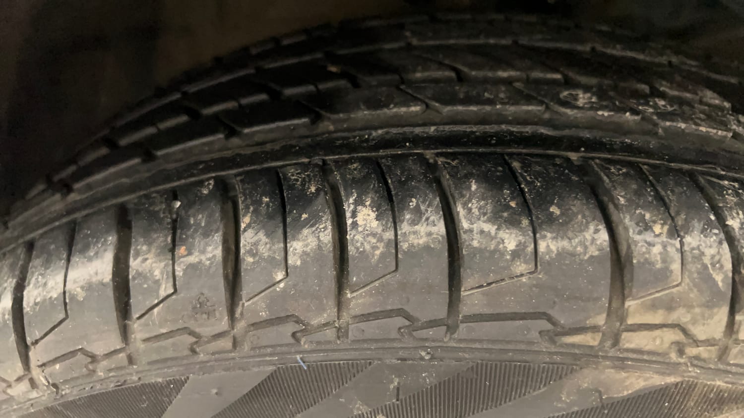Used 2017 Maruti Suzuki Baleno Alpha 1.2 Petrol Manual tyres RIGHT FRONT TYRE TREAD VIEW