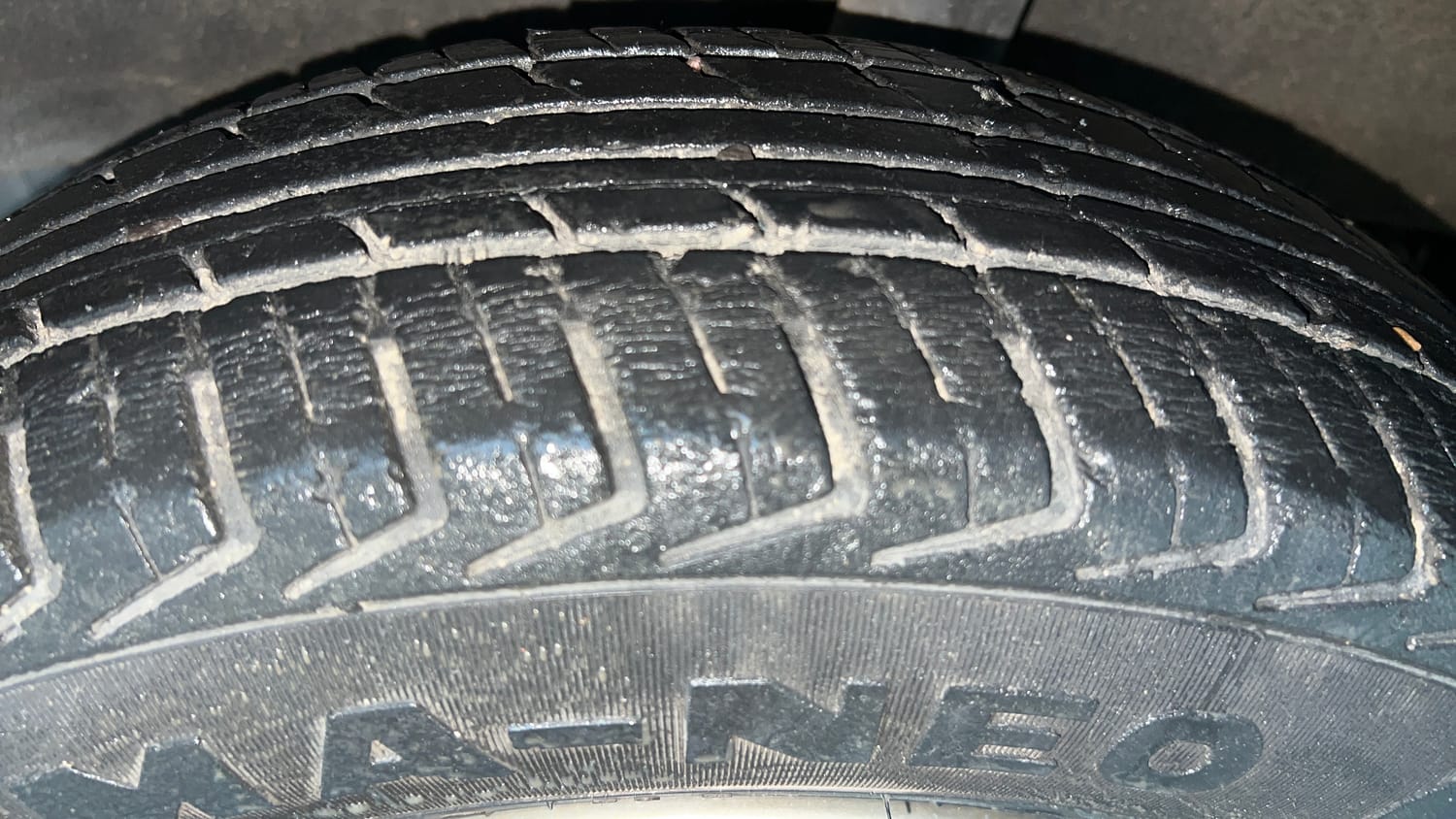 Used 2016 Renault Kwid RXT Petrol Manual tyres LEFT REAR TYRE TREAD VIEW