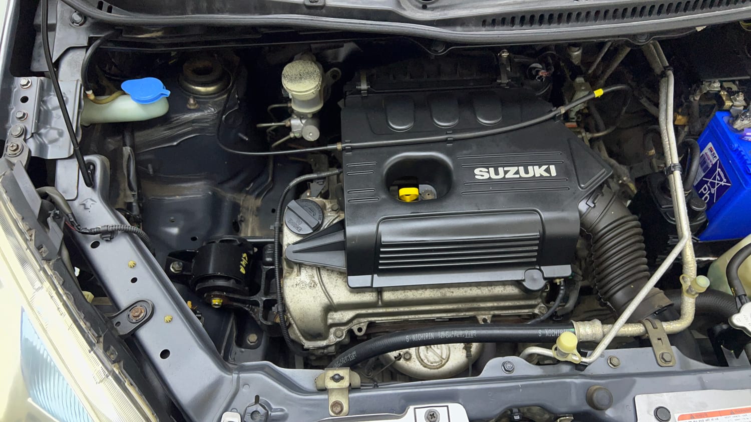 Used 2013 Maruti Suzuki Wagon R VXI Petrol Manual engine ENGINE RIGHT SIDE VIEW