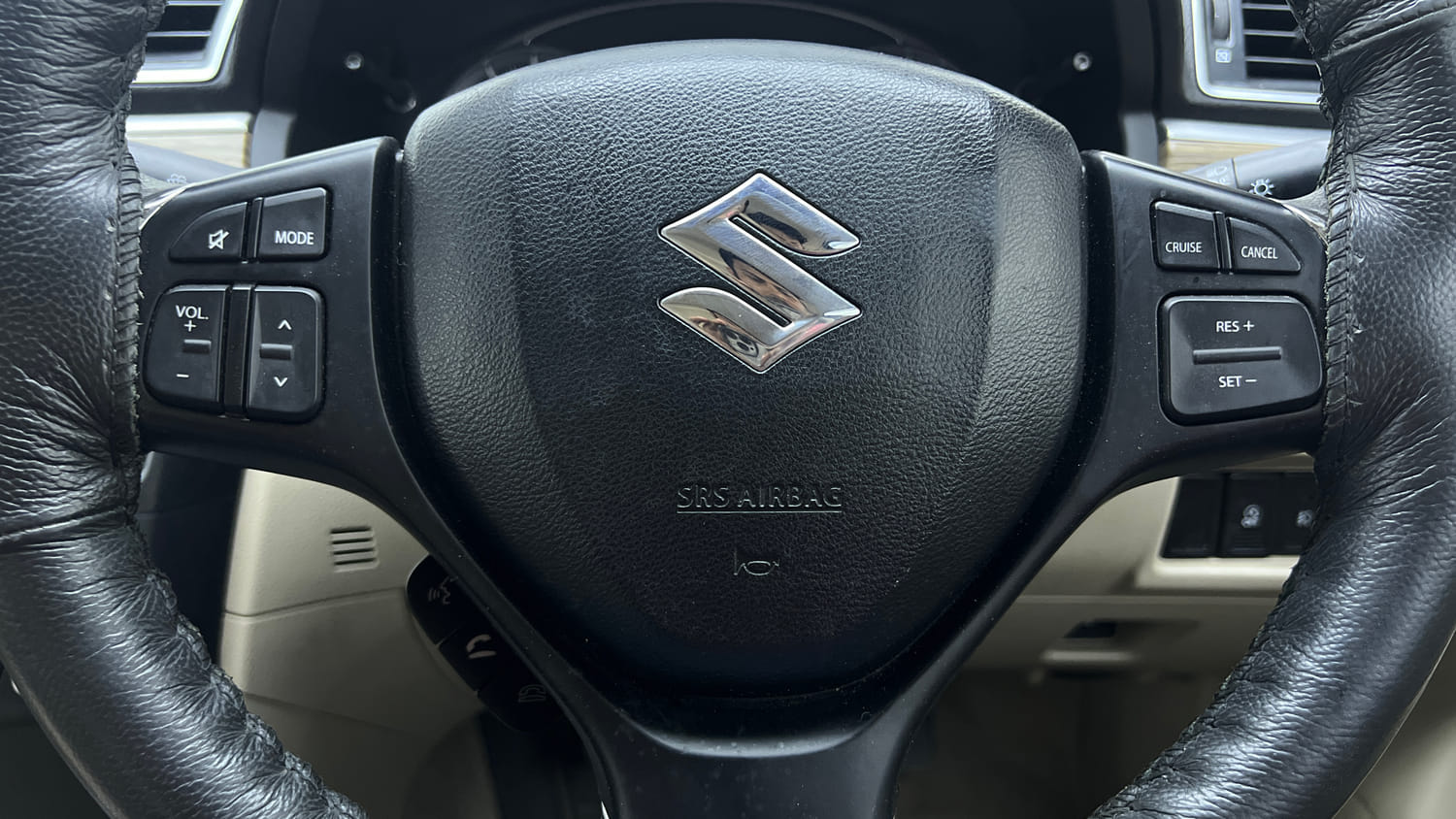 Used 2022 Maruti Suzuki Ciaz Zeta 1.5 Petrol Manual top_features Airbags
