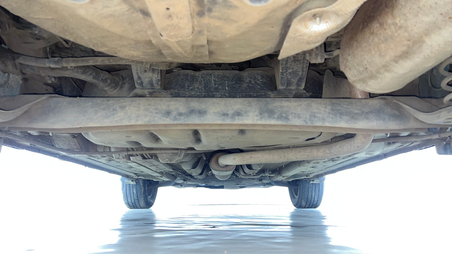 Used 2024 Hyundai Venue S (O) 1.0 Turbo DCT Petrol Automatic extra REAR UNDERBODY VIEW (TAKEN FROM REAR)