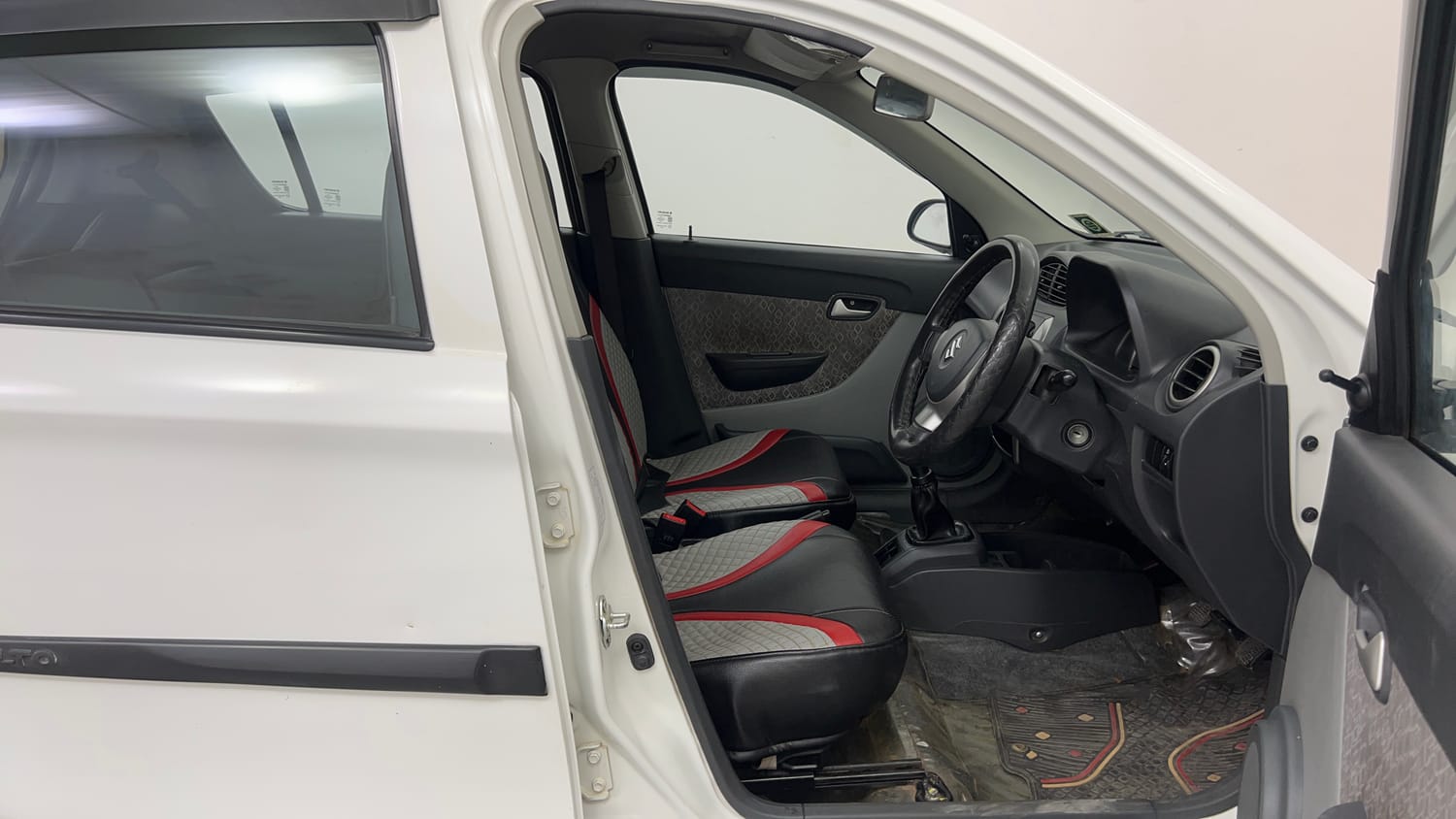 Used 2018 Maruti Suzuki Alto 800 LXi Petrol Manual interior RIGHT SIDE FRONT DOOR CABIN VIEW