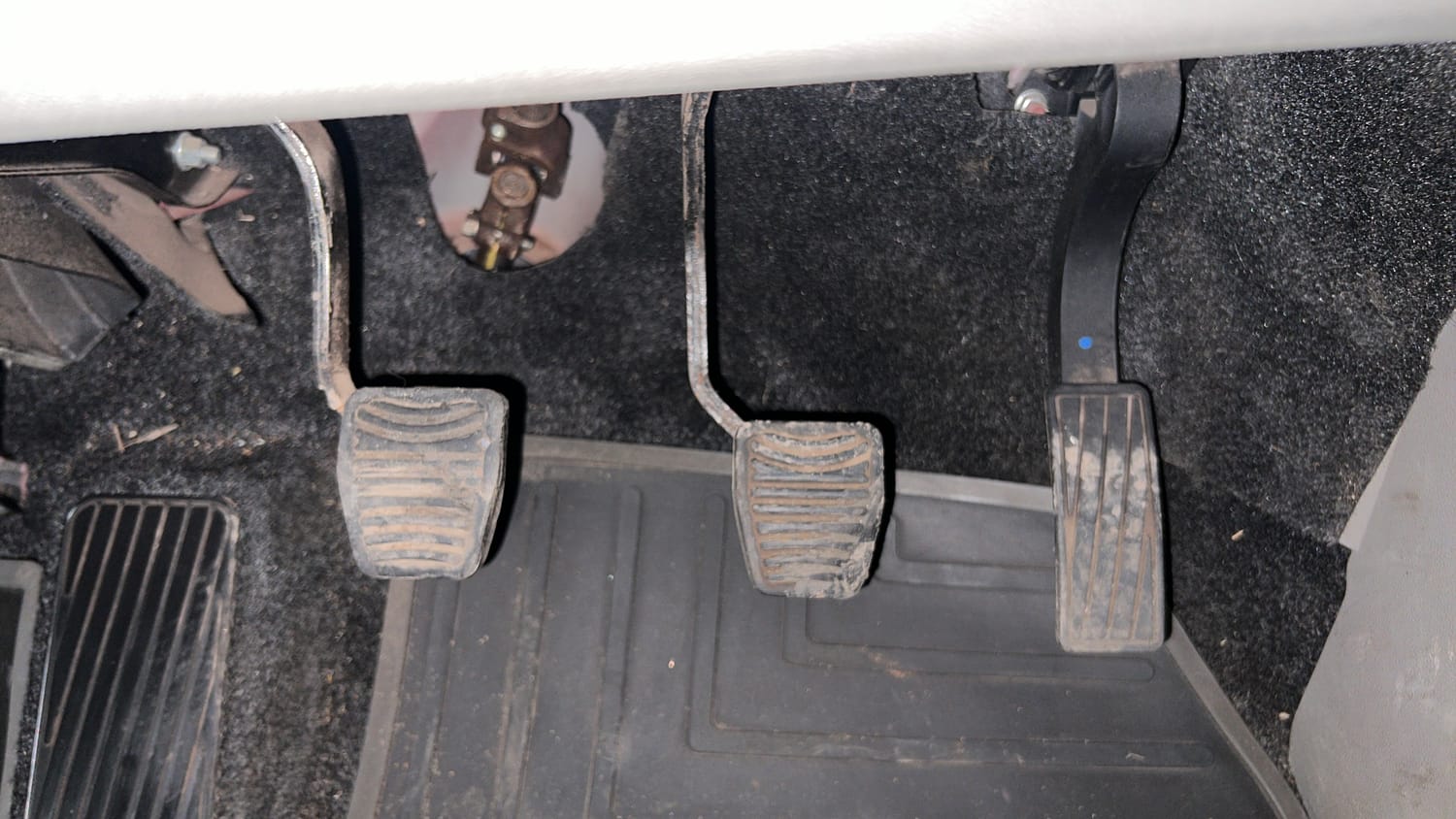 Used 2016 Mahindra KUV100 K6+ 6 STR Petrol Manual interior PEDALS VIEW