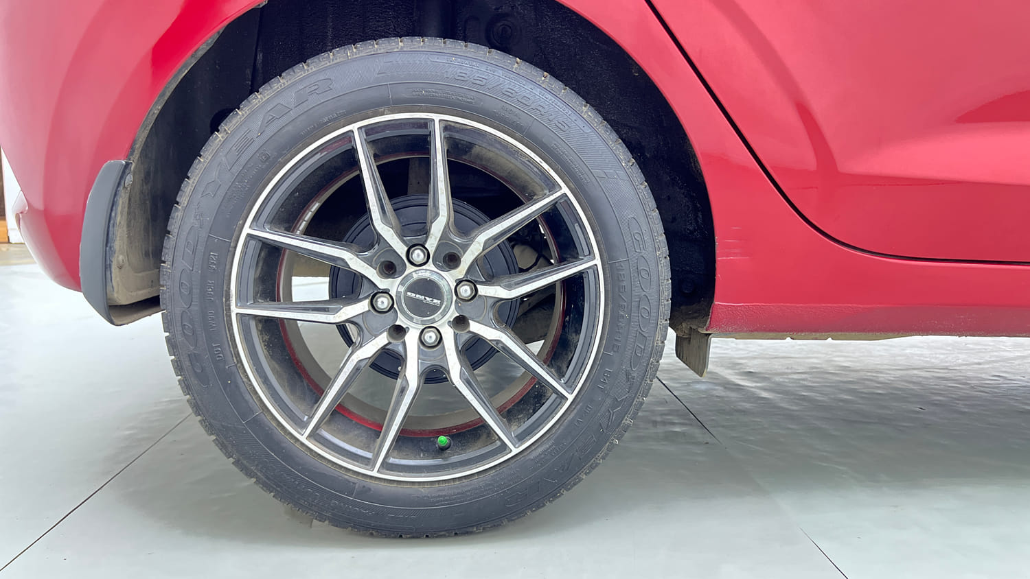 Used 2021 Hyundai Grand i10 Nios Sportz 1.2 Kappa VTVT Petrol Manual tyres RIGHT REAR TYRE RIM VIEW